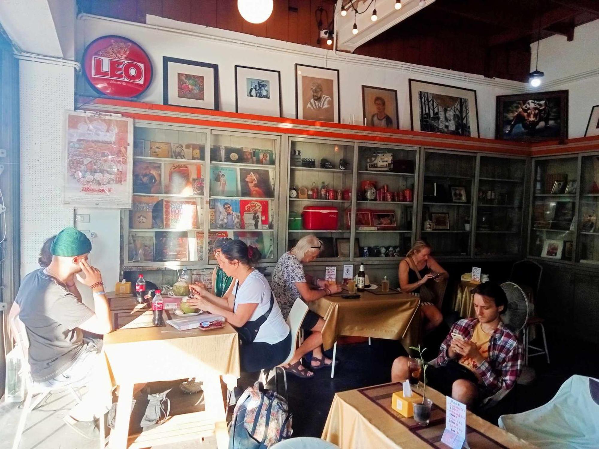 バンコク都Bang Lumphu House&Bistroアパートメント エクステリア 写真